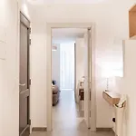 Location! Cozy 1-br Flat *