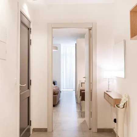 Location! Cozy 1-br Flat *