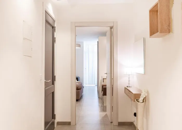 Location! Cozy 1-br Flat *