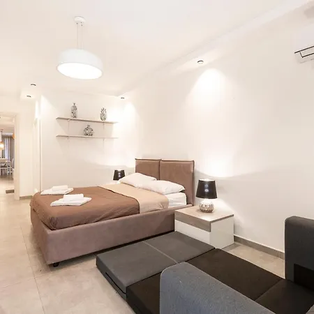 Location! Cozy 1-br Flat *