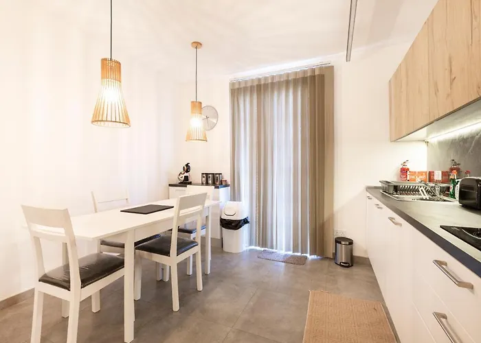 Apartman Location! Cozy 1-br Flat *